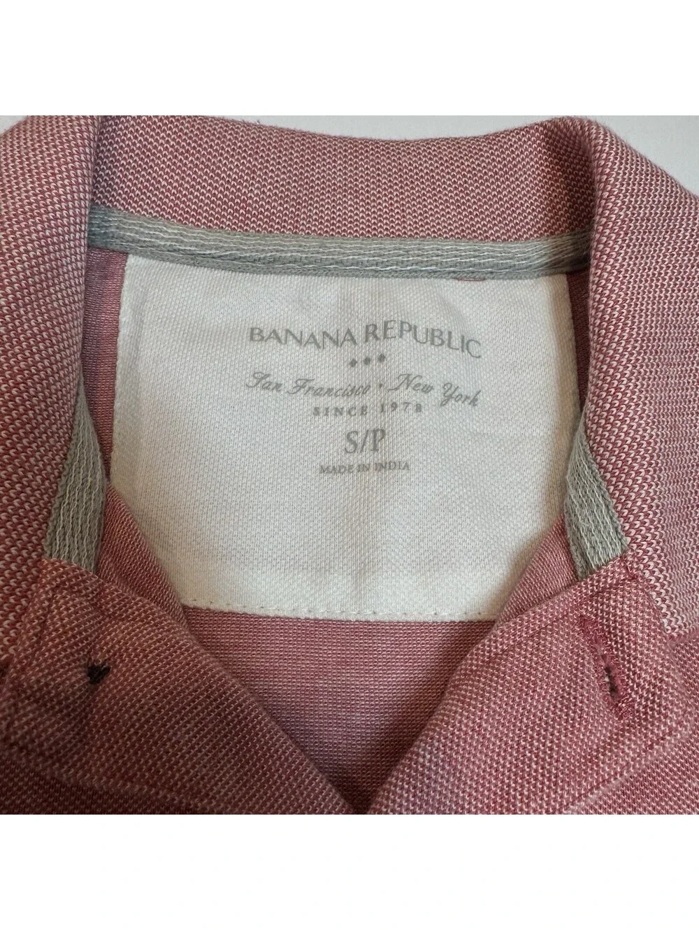 Banana Republic Mens Polo Shirt Size Small Coral 2 Button Short Sleeve Collared